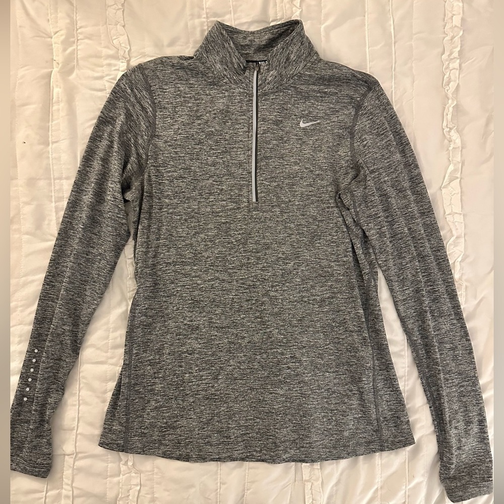 Nike dri-fit half zip long sleeve size M